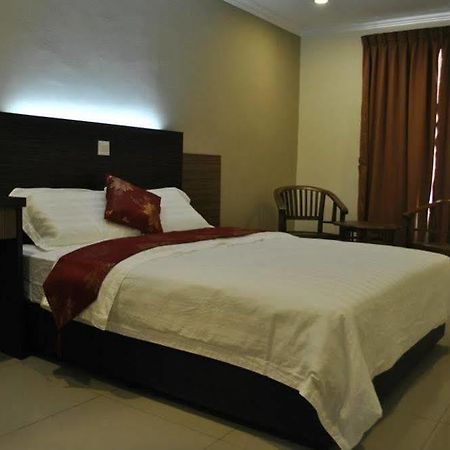 Hotel 18 Carat Malacca Exterior photo