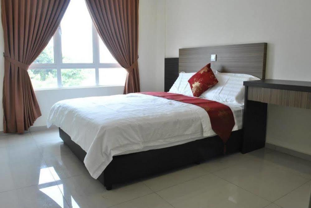 Hotel 18 Carat Malacca Exterior photo